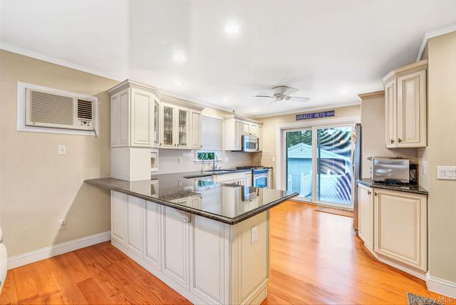 9 Cortelyou Street W, Huntington Station, NY 11746