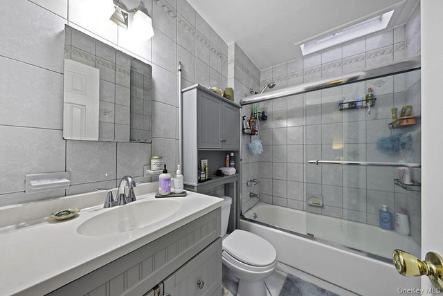 9 Cortelyou Street W, Huntington Station, NY 11746