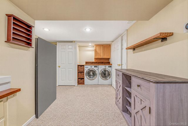 9 Cortelyou Street W, Huntington Station, NY 11746