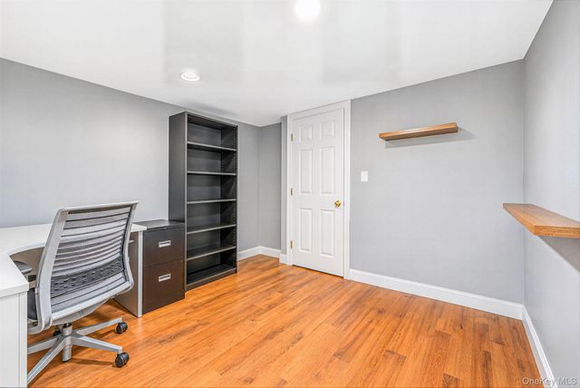 9 Cortelyou Street W, Huntington Station, NY 11746