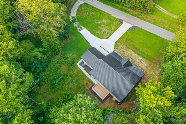 4151 Southside Rd, Southside, TN 37171