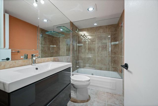 689 NE 6th Court 4010, Boynton Beach, FL 33435