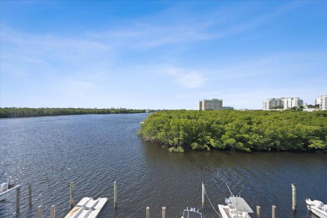 689 NE 6th Court 4010, Boynton Beach, FL 33435