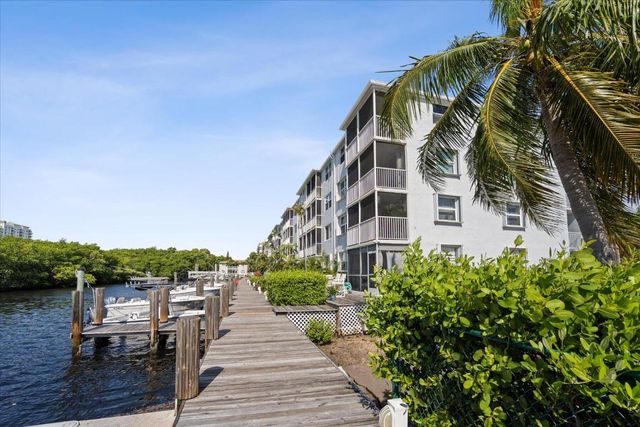 689 NE 6th Court 4010, Boynton Beach, FL 33435