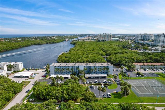 689 NE 6th Court 4010, Boynton Beach, FL 33435