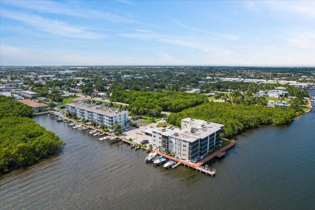 689 NE 6th Court 4010, Boynton Beach, FL 33435