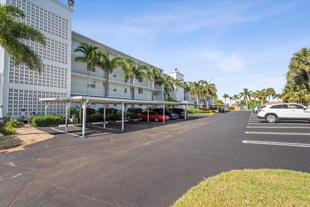 689 NE 6th Court 4010, Boynton Beach, FL 33435