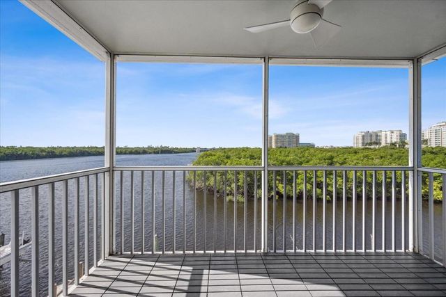 689 NE 6th Court 4010, Boynton Beach, FL 33435