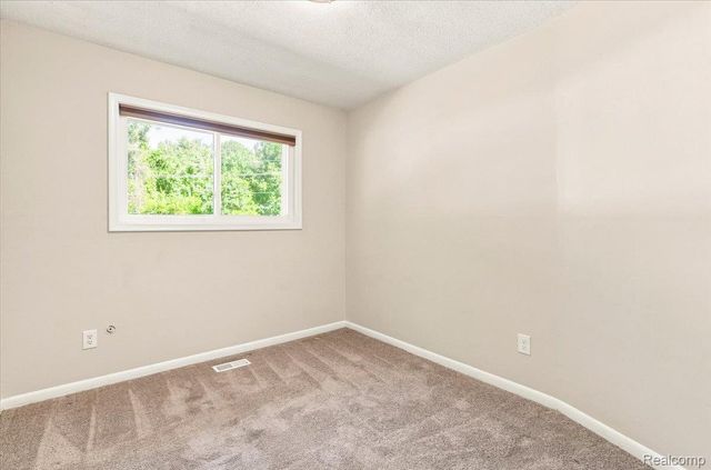 1482 Blossom Avenue, Ypsilanti Charter Township, MI 48198