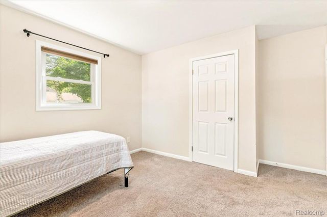 1482 Blossom Avenue, Ypsilanti Charter Township, MI 48198