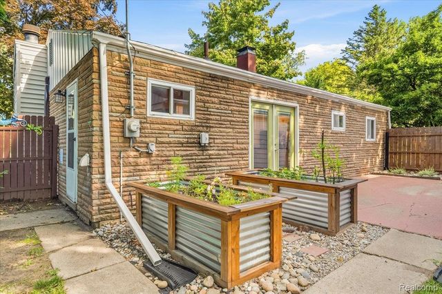 1482 Blossom Avenue, Ypsilanti Charter Township, MI 48198