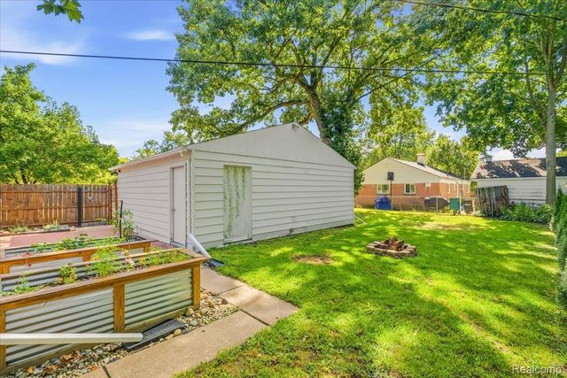 1482 Blossom Avenue, Ypsilanti Charter Township, MI 48198