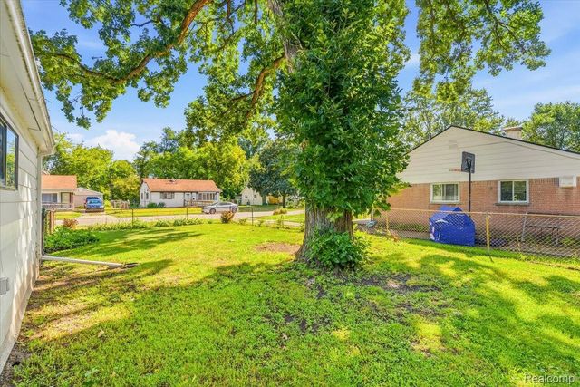 1482 Blossom Avenue, Ypsilanti Charter Township, MI 48198
