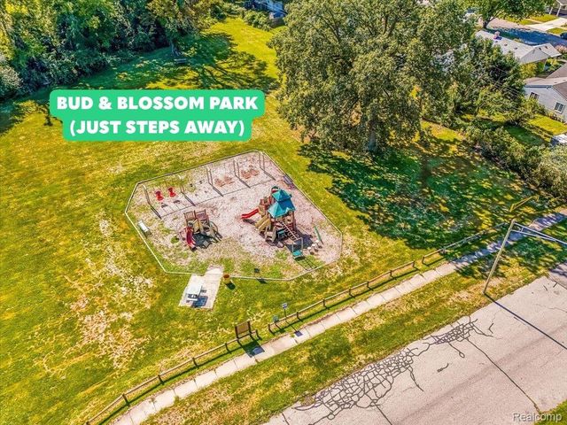 1482 Blossom Avenue, Ypsilanti Charter Township, MI 48198