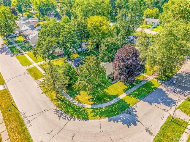 1482 Blossom Avenue, Ypsilanti Charter Township, MI 48198
