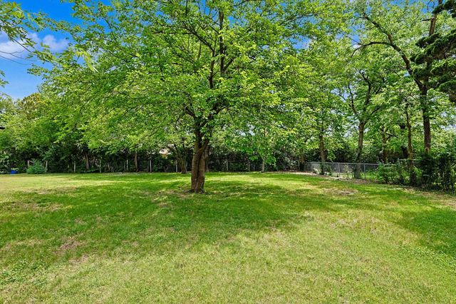 2400 N Yale Ave, Wichita, KS 67220