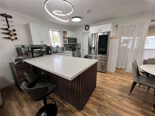 3221 NW 182nd St, Miami Gardens, FL 33056