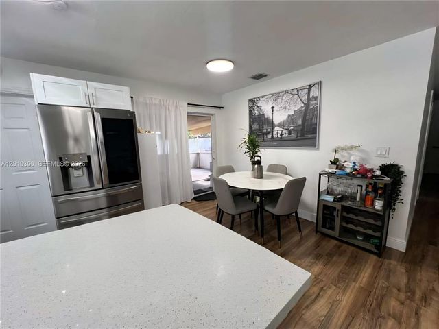 3221 NW 182nd St, Miami Gardens, FL 33056