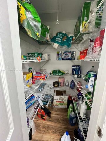 3221 NW 182nd St, Miami Gardens, FL 33056