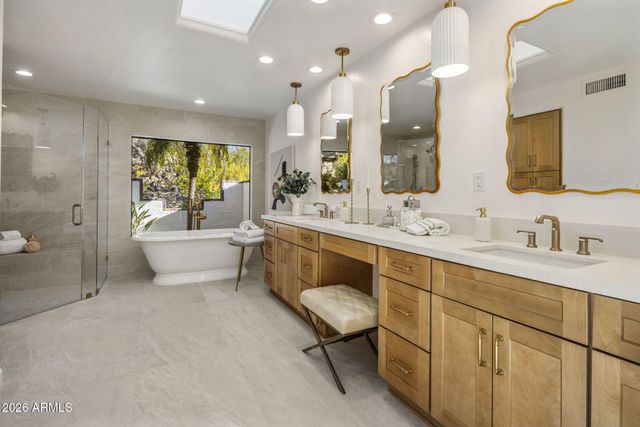 8955 N 45TH Street, Phoenix, AZ 85028