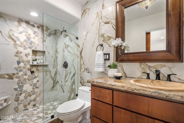 8955 N 45TH Street, Phoenix, AZ 85028