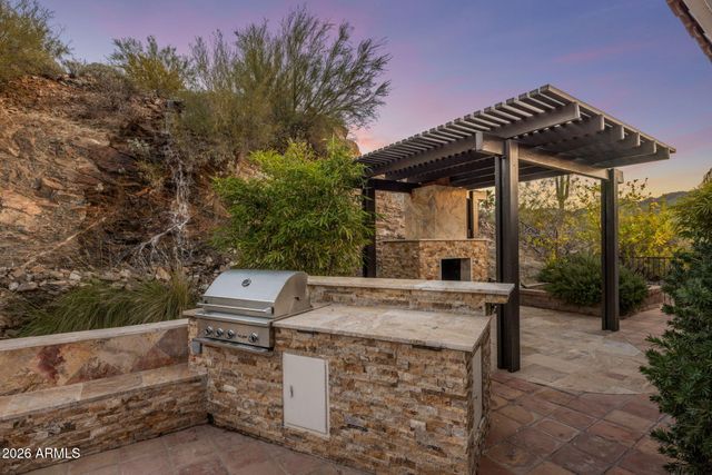 8955 N 45TH Street, Phoenix, AZ 85028