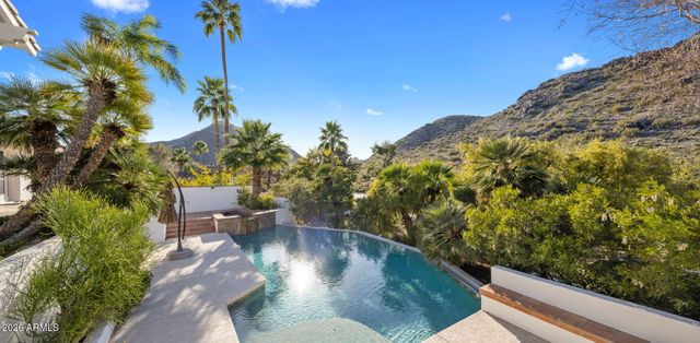 8955 N 45TH Street, Phoenix, AZ 85028