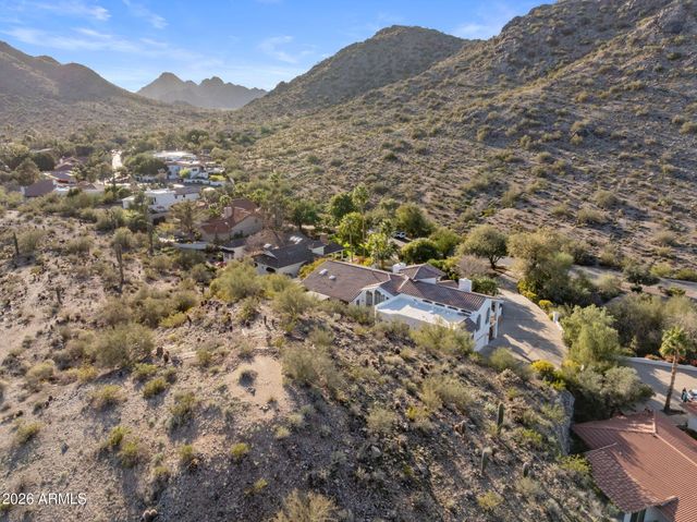 8955 N 45TH Street, Phoenix, AZ 85028