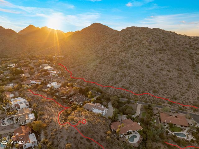 8955 N 45TH Street, Phoenix, AZ 85028