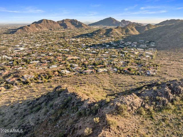 8955 N 45TH Street, Phoenix, AZ 85028