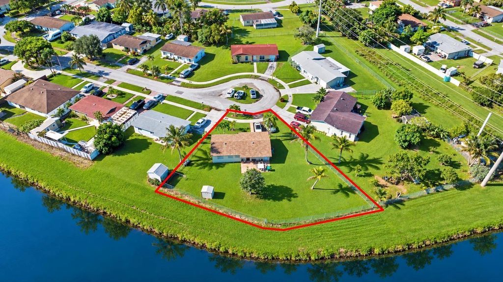 Image 3 of property listing at 10621 SW 141ST DRIVE, Miami, FL 33176