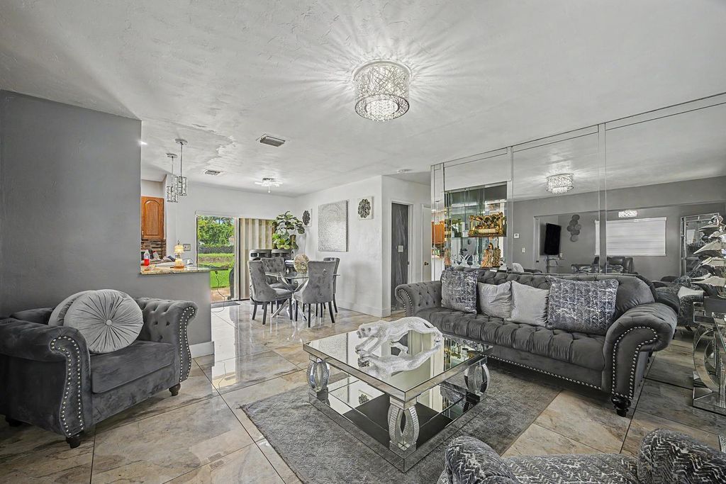Image 6 of property listing at 10621 SW 141ST DRIVE, Miami, FL 33176
