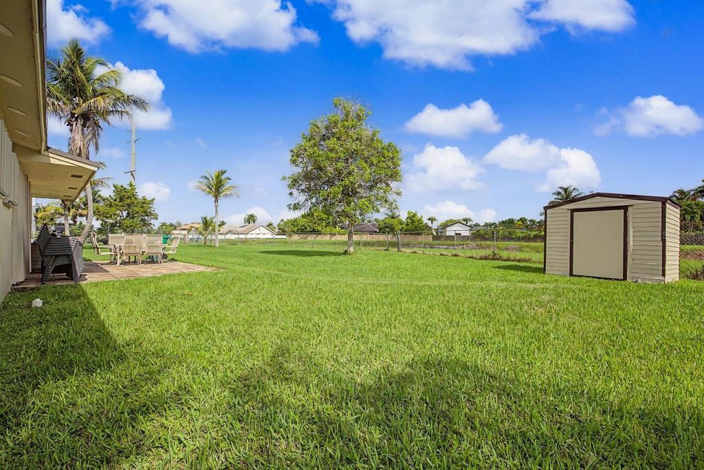 Image 10 of property listing at 10621 SW 141ST DRIVE, Miami, FL 33176