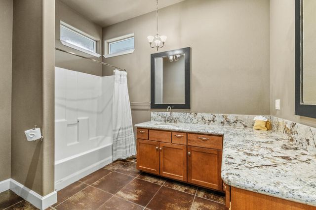 6447 Jake Road, Klamath Falls, OR 97601