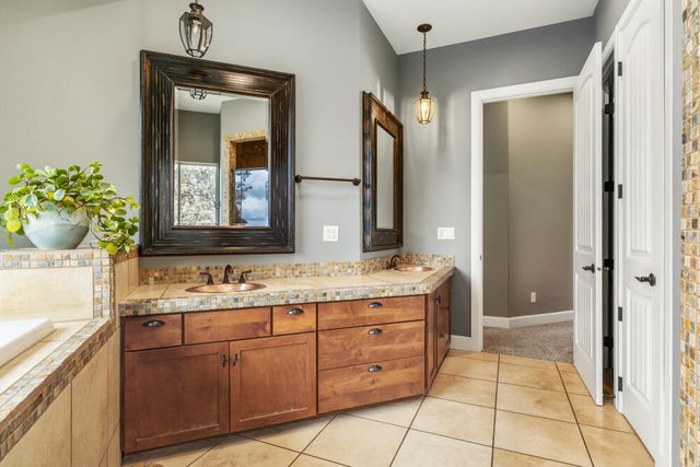 6447 Jake Road, Klamath Falls, OR 97601