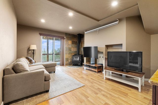 6447 Jake Road, Klamath Falls, OR 97601