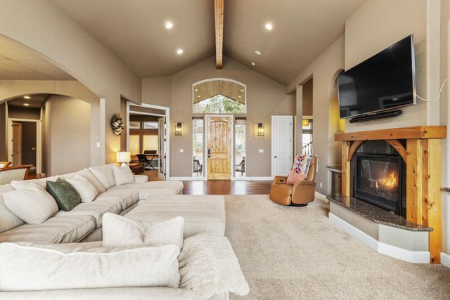 6447 Jake Road, Klamath Falls, OR 97601