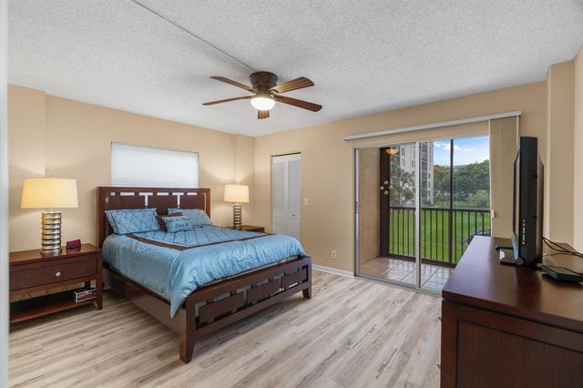 6515 Kensington Lane 201, Delray Beach, FL 33446