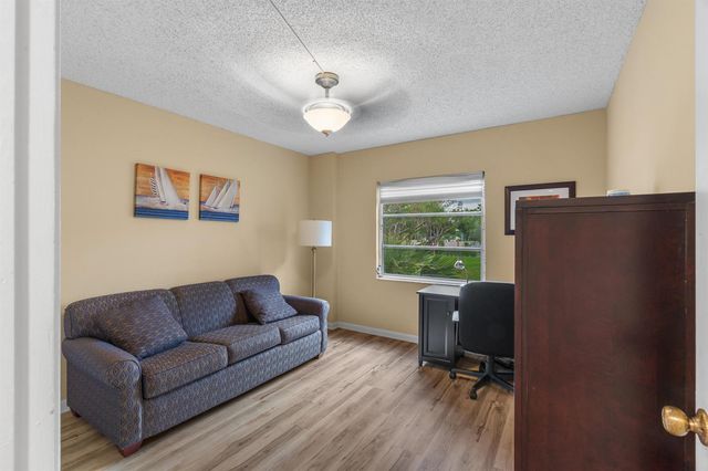 6515 Kensington Lane 201, Delray Beach, FL 33446