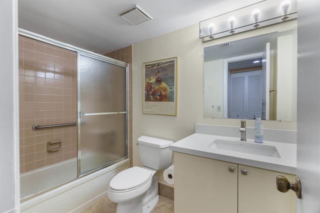 6515 Kensington Lane 201, Delray Beach, FL 33446