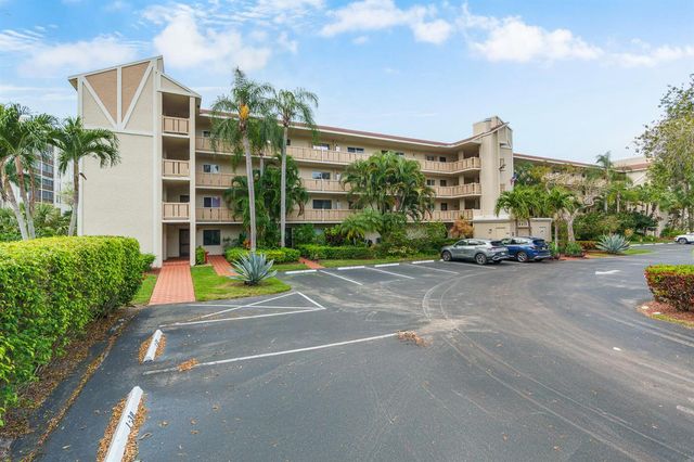 6515 Kensington Lane 201, Delray Beach, FL 33446