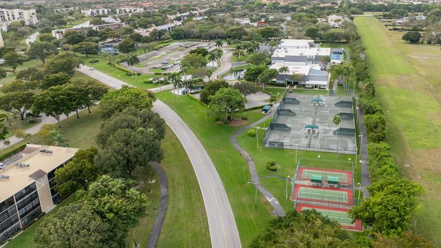 6515 Kensington Lane 201, Delray Beach, FL 33446
