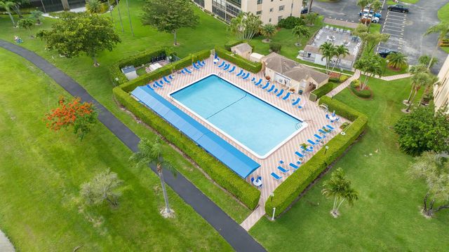 6515 Kensington Lane 201, Delray Beach, FL 33446