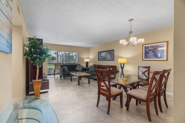 6515 Kensington Lane 201, Delray Beach, FL 33446