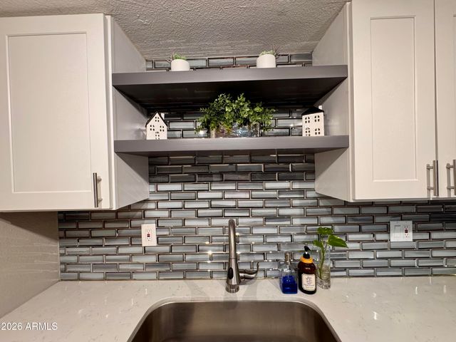 8217 N 34TH Avenue, Phoenix, AZ 85051