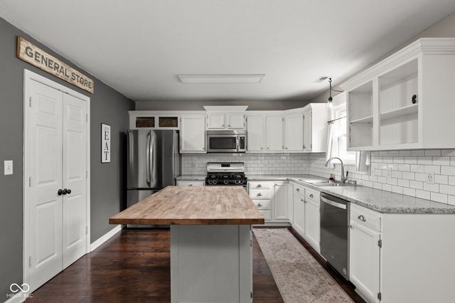 13 Somerset Circle, Brownsburg, IN 46112