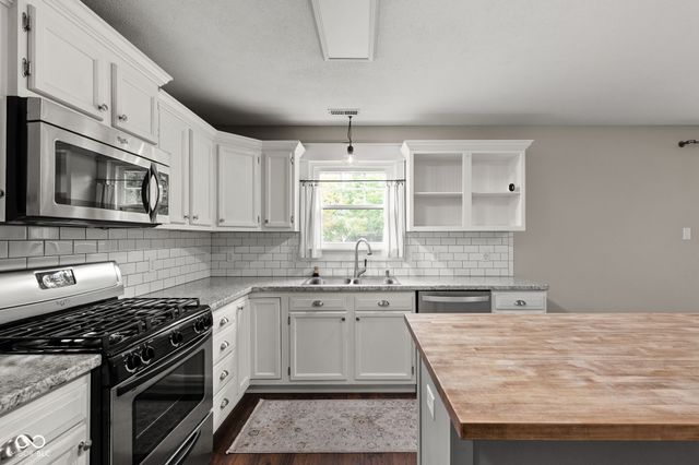 13 Somerset Circle, Brownsburg, IN 46112