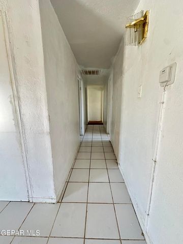 200 DURRILL Road, El Paso, TX 79915