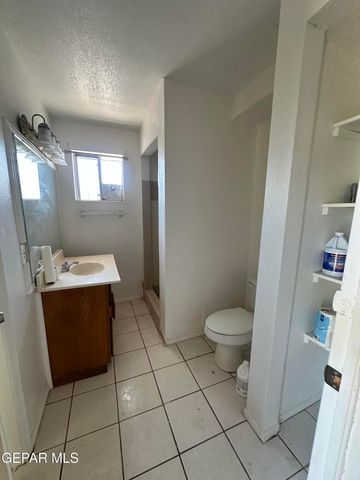200 DURRILL Road, El Paso, TX 79915