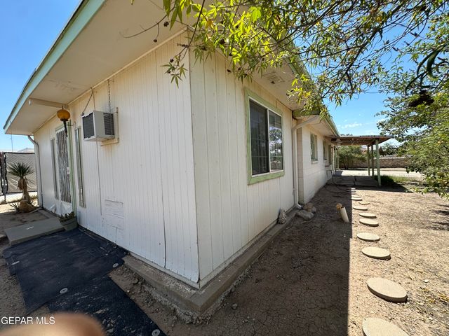 200 DURRILL Road, El Paso, TX 79915